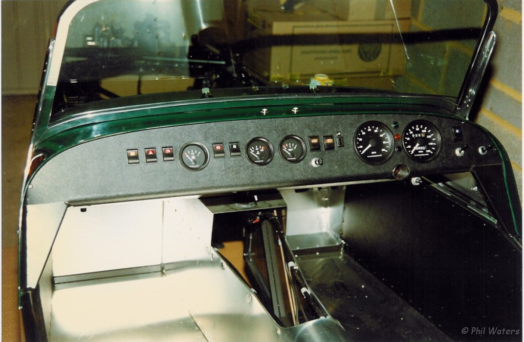 first build 03.jpg - Dashboard - pre-fitted